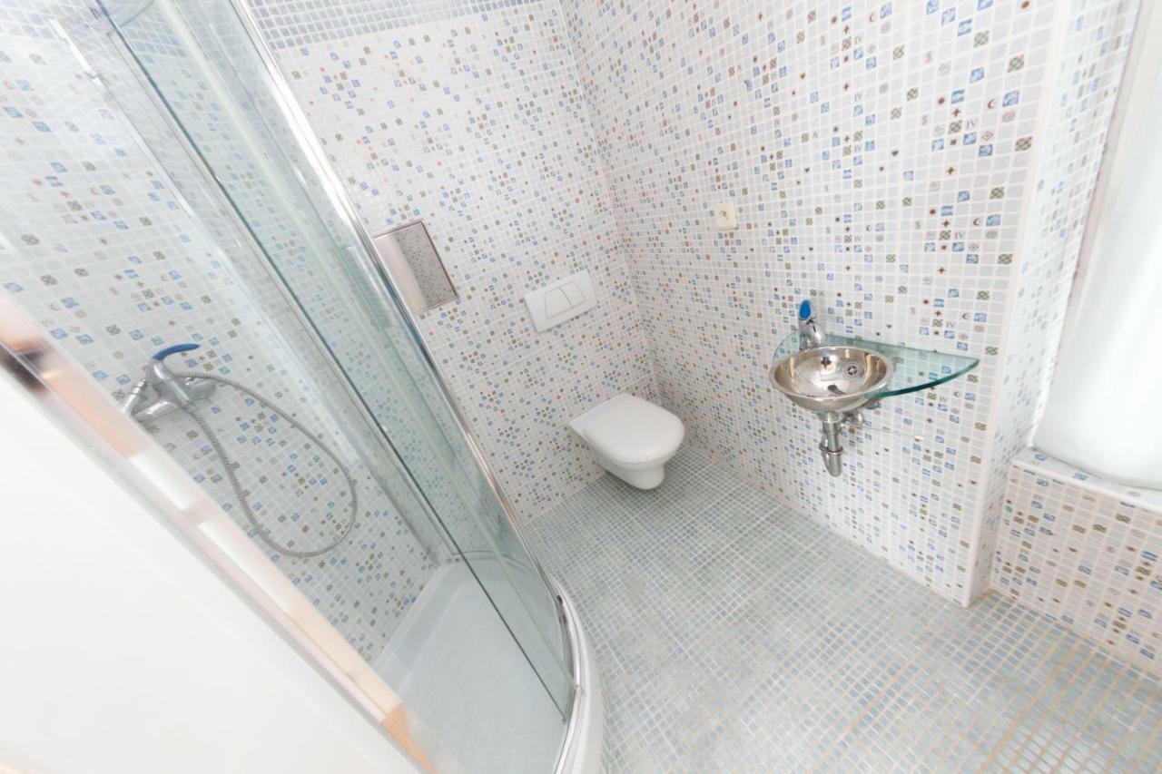 Romantic Studio With Jacuzzi Prag Exteriör bild